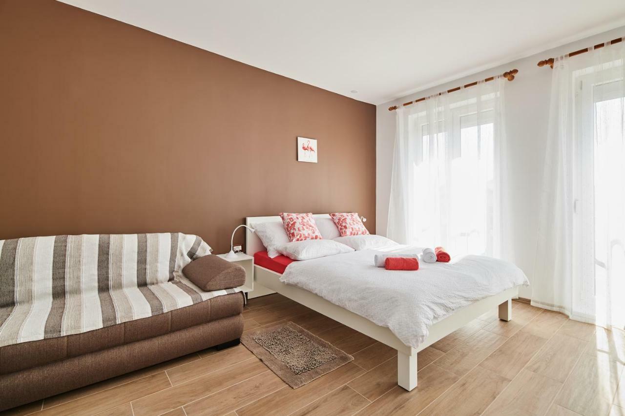 Studio Apartman Lena 乌马格 外观 照片