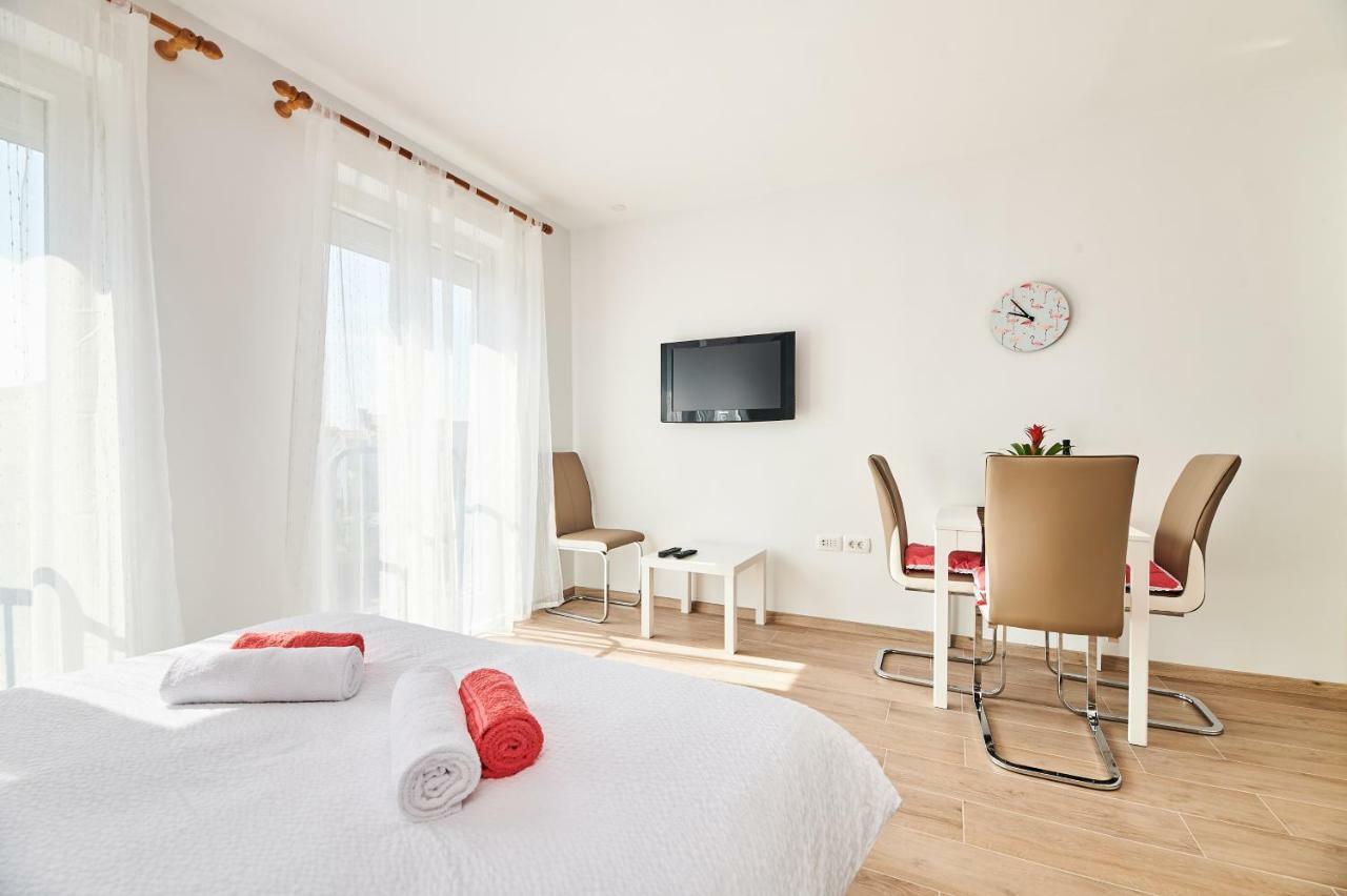 Studio Apartman Lena 乌马格 外观 照片