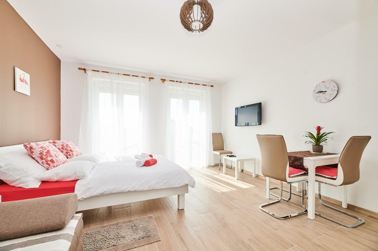 Studio Apartman Lena 乌马格 外观 照片
